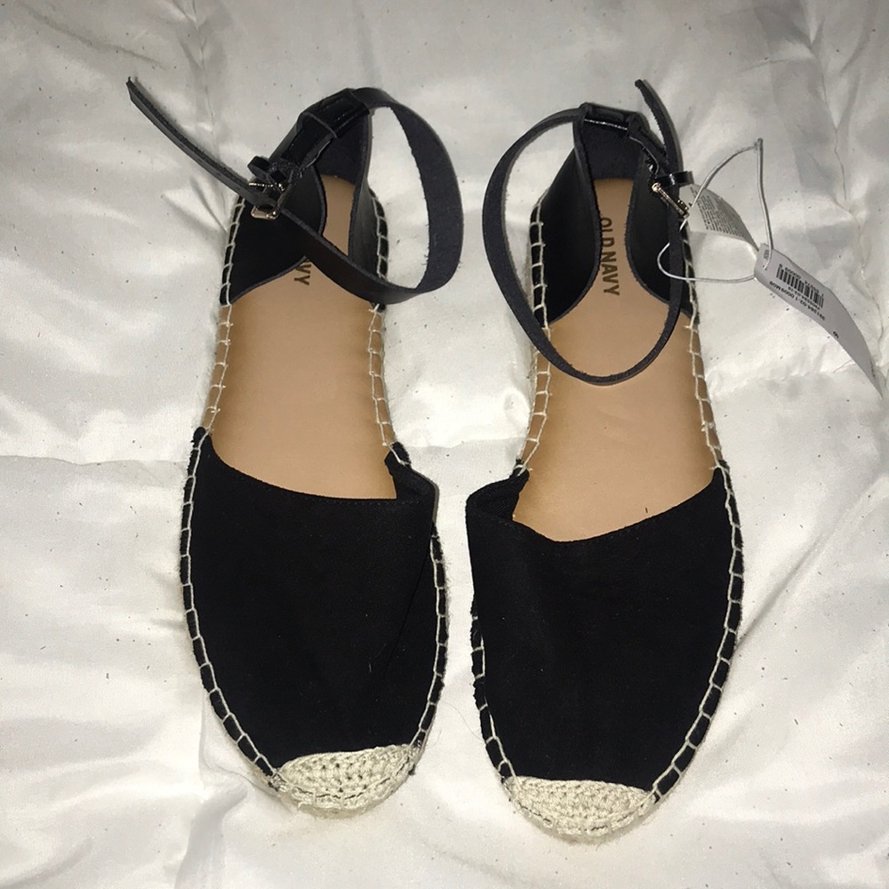 NWT espadrilles black shoes